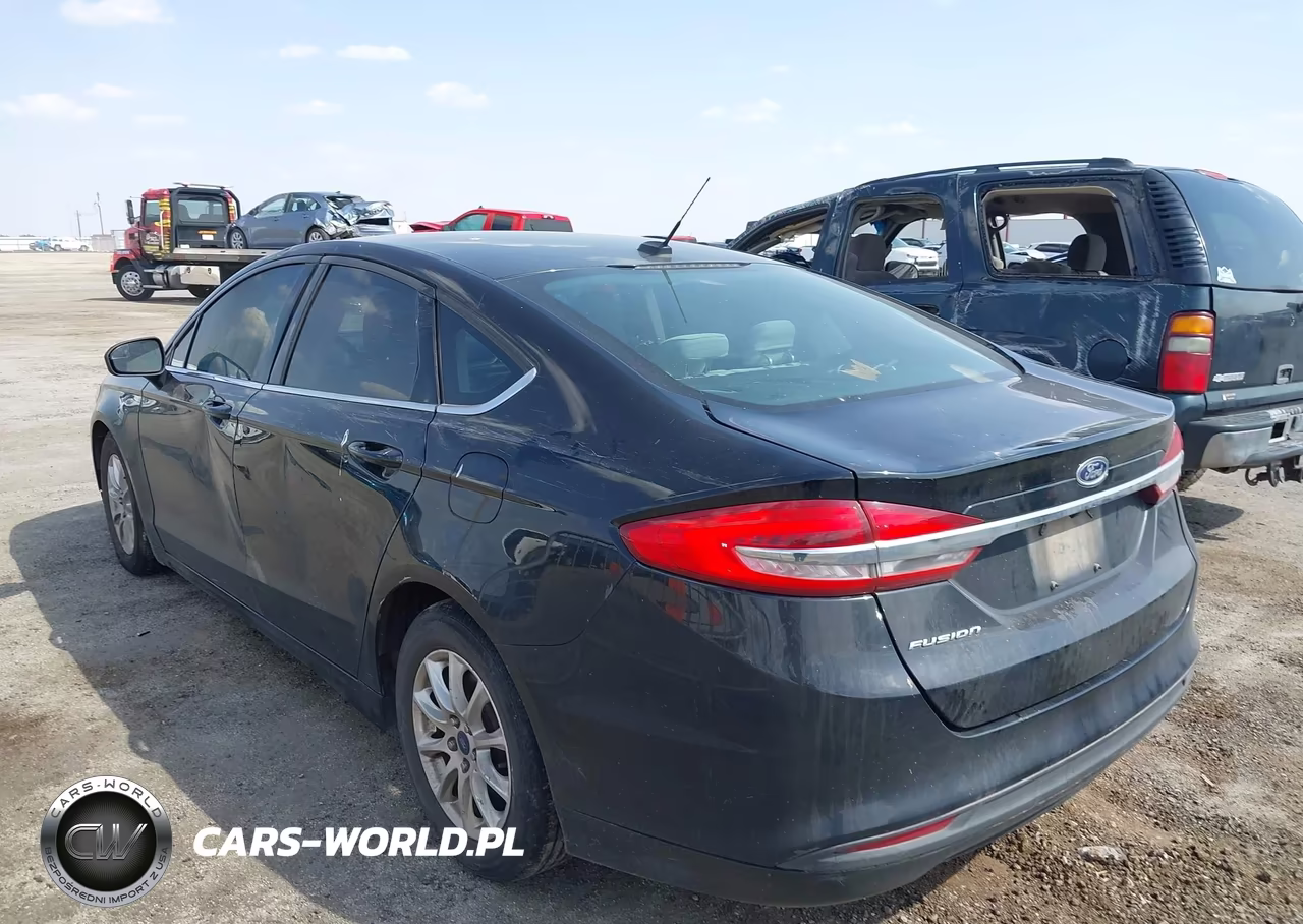 2018 Ford Fusion S VIN:3FA6P0G74JR158339 - 3