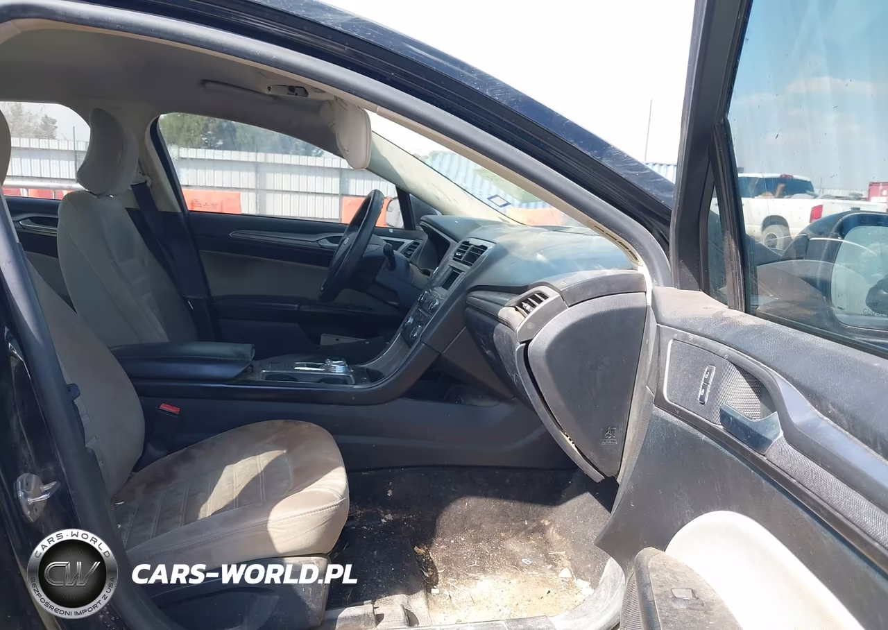 2018 Ford Fusion S VIN:3FA6P0G74JR158339 - 5