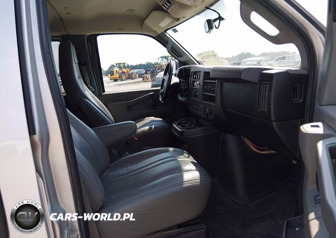 2017 Chevrolet Express 3500 Ls VIN:1GAZGNFG0H1291330 - 5