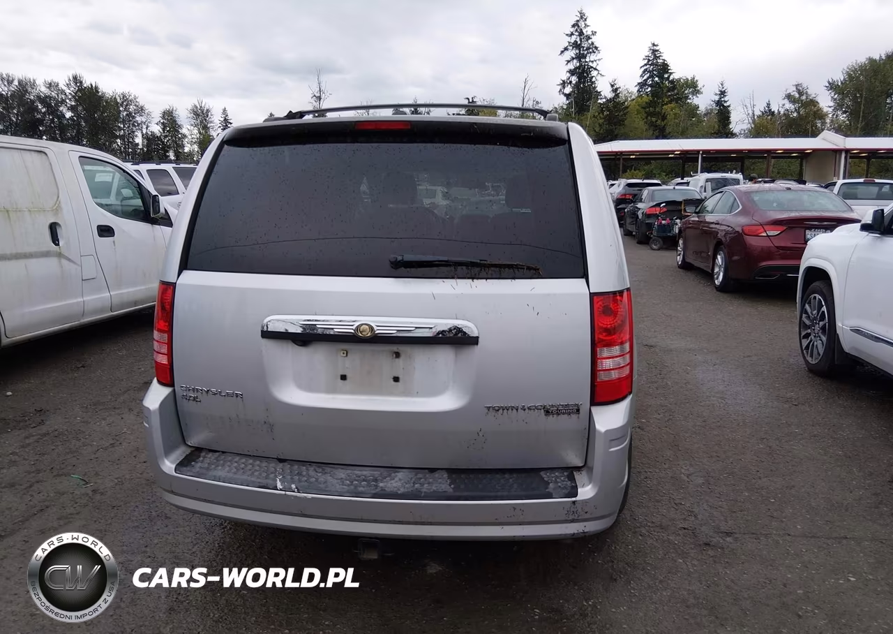 2010 Chrysler Town & Country Touring Plus VIN:2A4RR8DX2AR415650 - 15