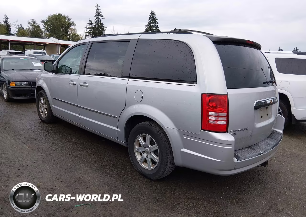 2010 Chrysler Town & Country Touring Plus VIN:2A4RR8DX2AR415650 - 3