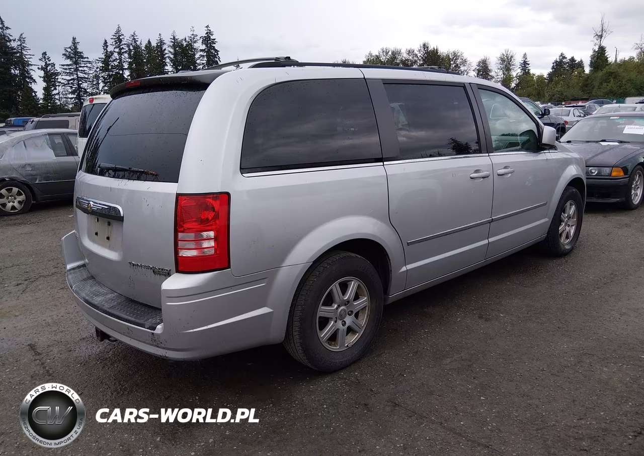2010 Chrysler Town & Country Touring Plus VIN:2A4RR8DX2AR415650 - 4