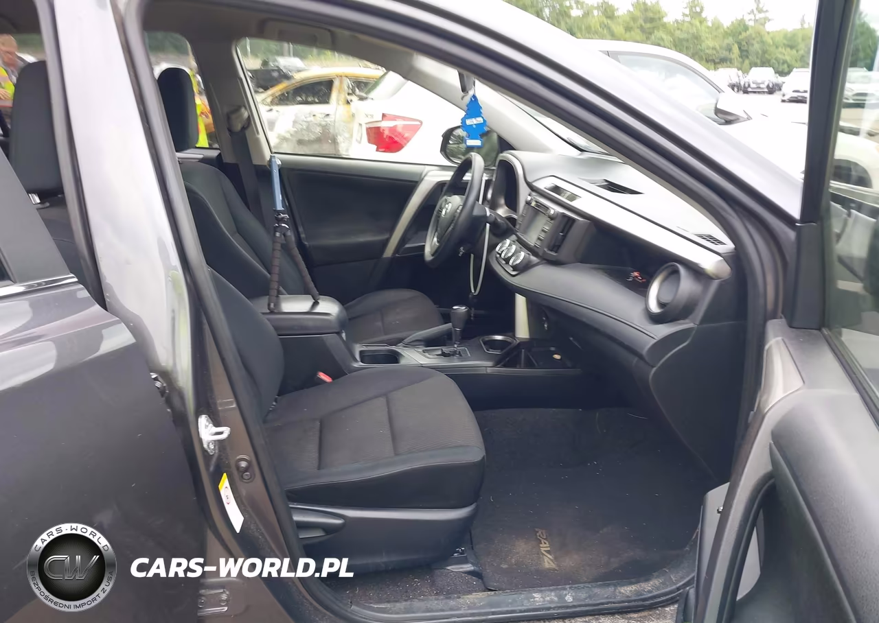 2018 Toyota Rav4 Le VIN:JTMBFREV2JJ723019 - 5