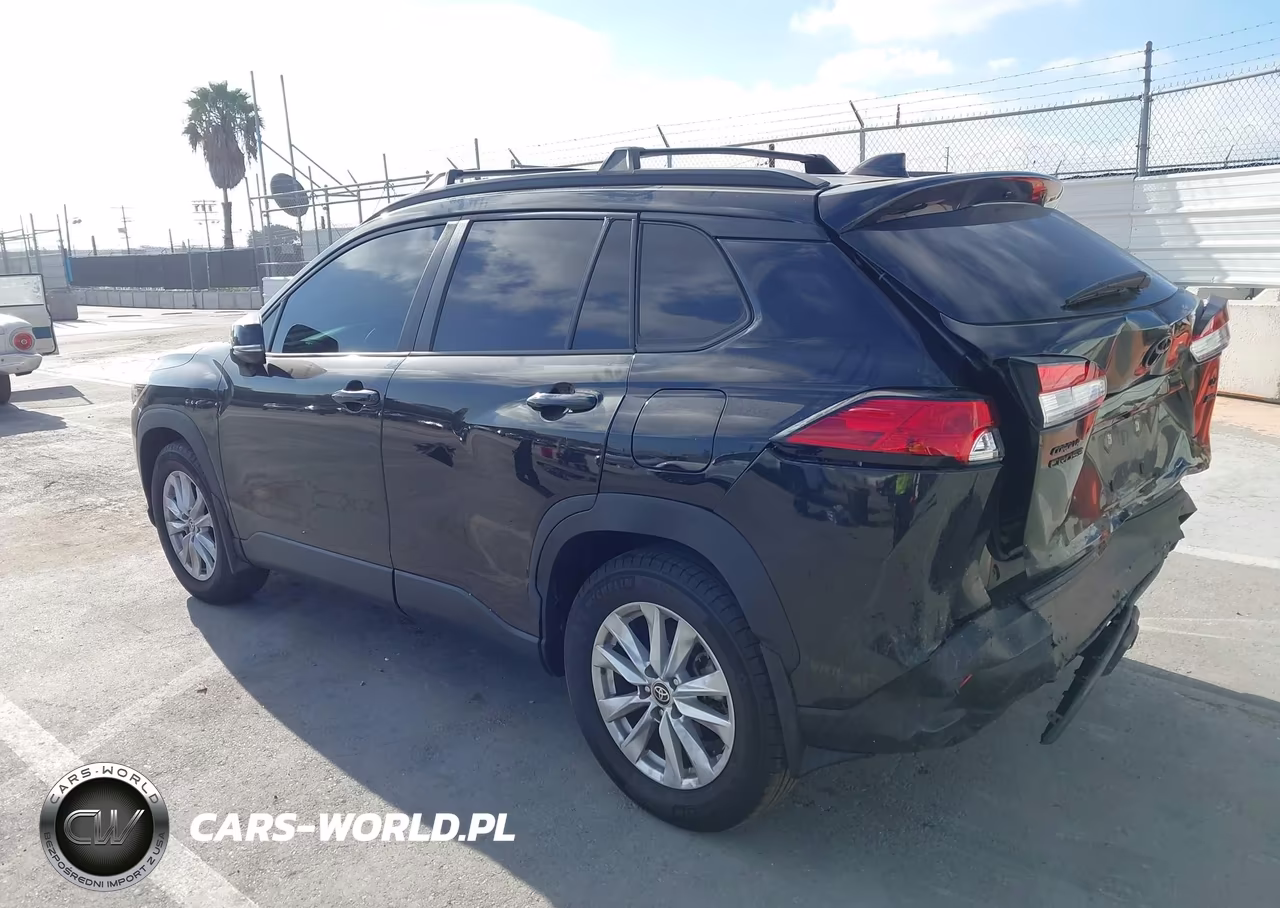 2022 Toyota Corolla Cross Le VIN:7MUBAABG6NV039045 - 3