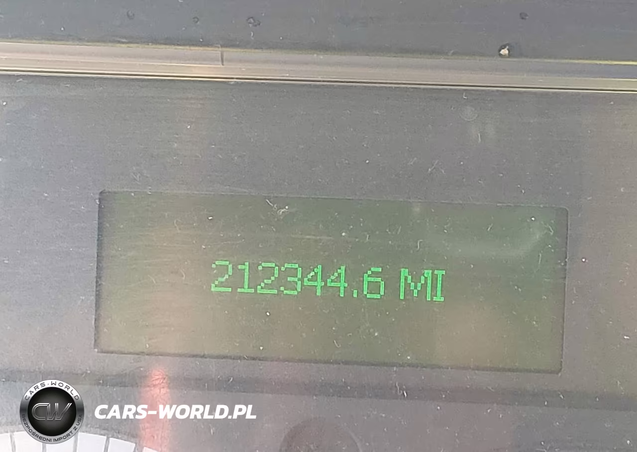 2017 Freightliner M2 106 VIN:1FVHCYCY3HHJA8555 - 5