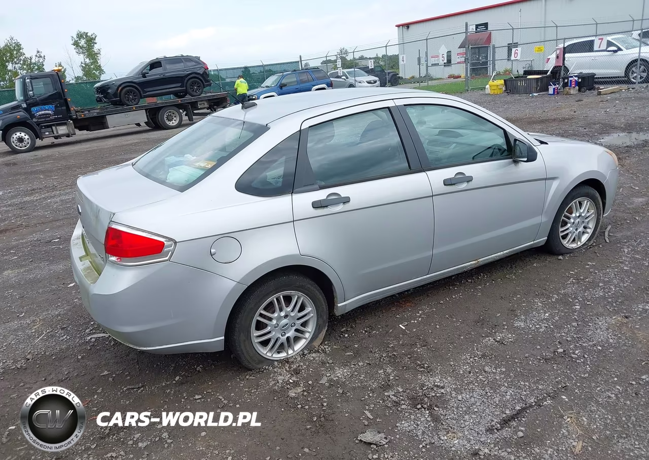 2009 Ford Focus Se VIN:1FAHP35N39W139317 - 4