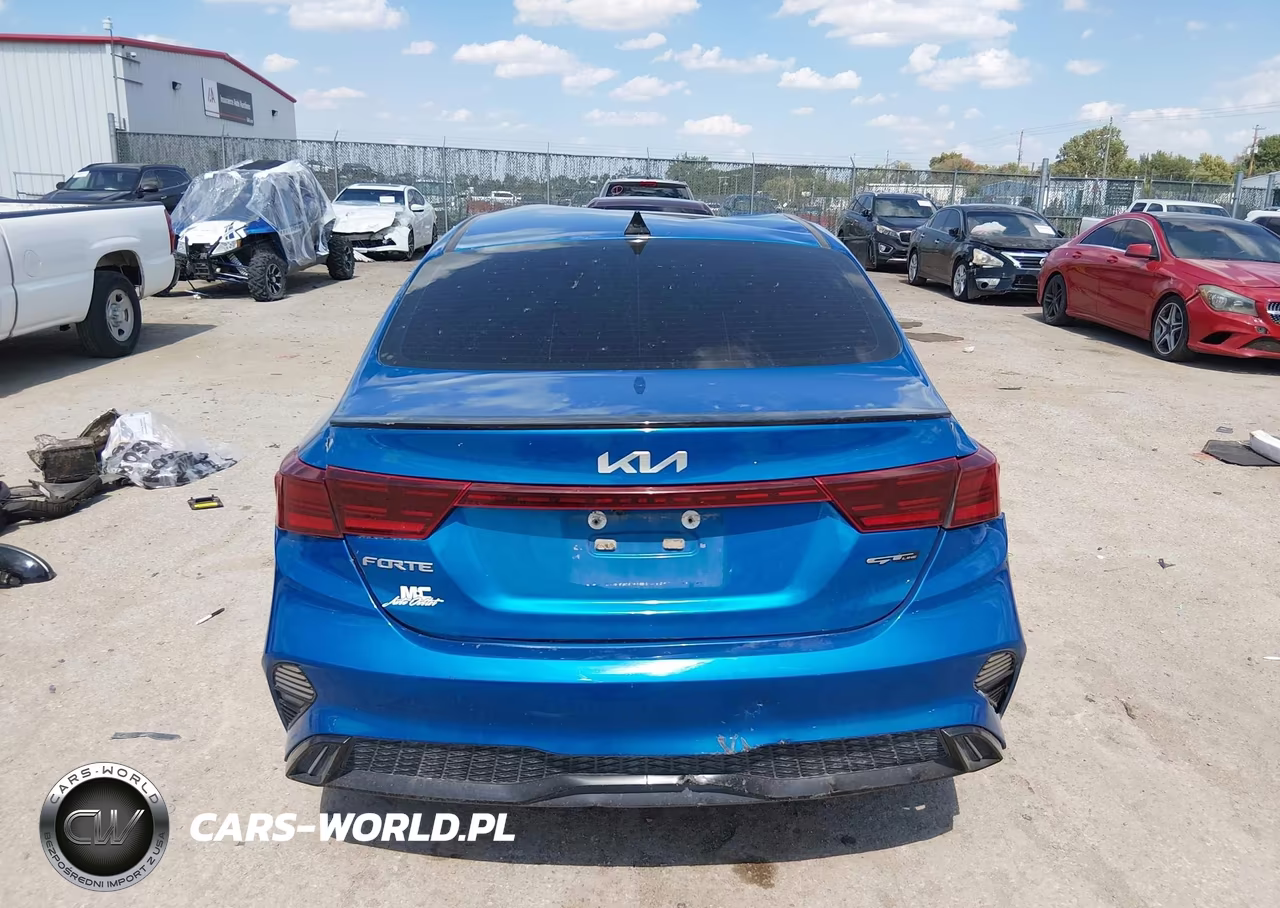 2022 Kia Forte Gt-Line VIN:3KPF54AD2NE491612 - 17