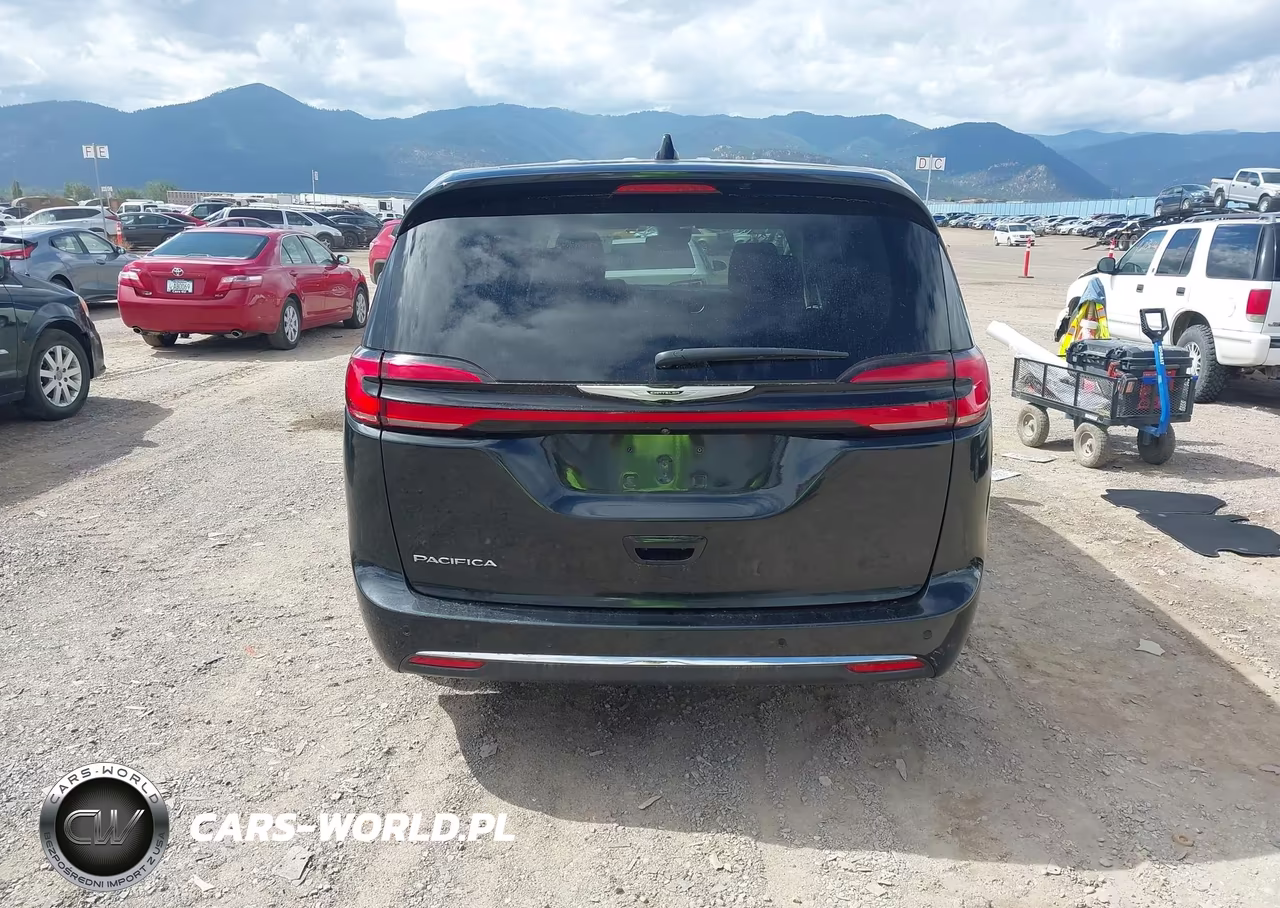 2023 Chrysler Pacifica Touring L VIN:2C4RC1BG4PR627184 - 16