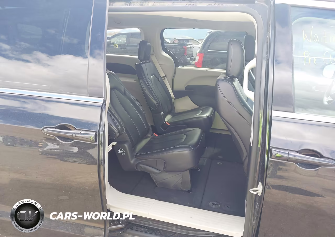 2023 Chrysler Pacifica Touring L VIN:2C4RC1BG4PR627184 - 8