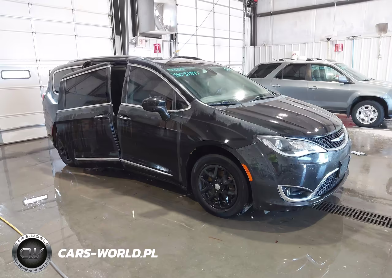 2020 Chrysler Pacifica Touring L