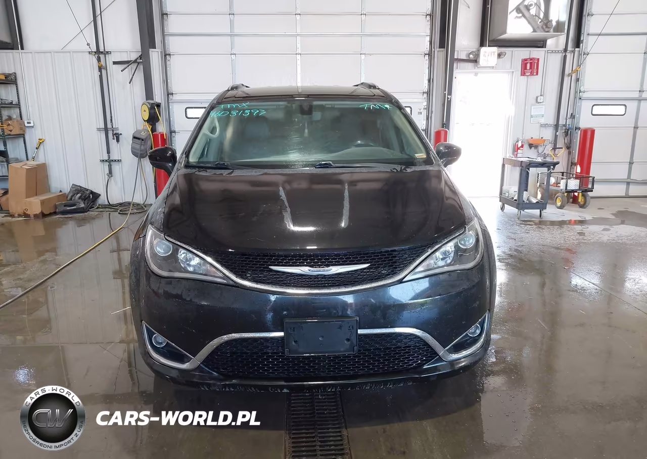 2020 Chrysler Pacifica Touring L VIN:2C4RC1BG3LR137572 - 11