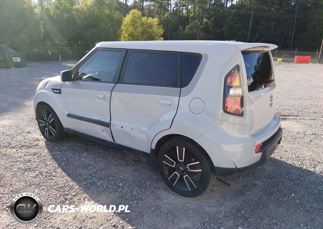 2010 Kia Soul + VIN:KNDJT2A2XA7170575 - 3
