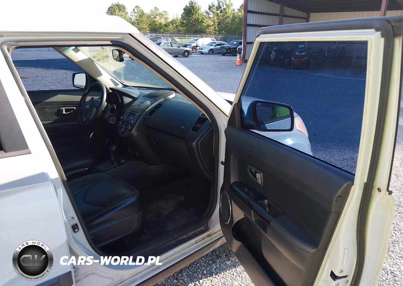 2010 Kia Soul + VIN:KNDJT2A2XA7170575 - 5