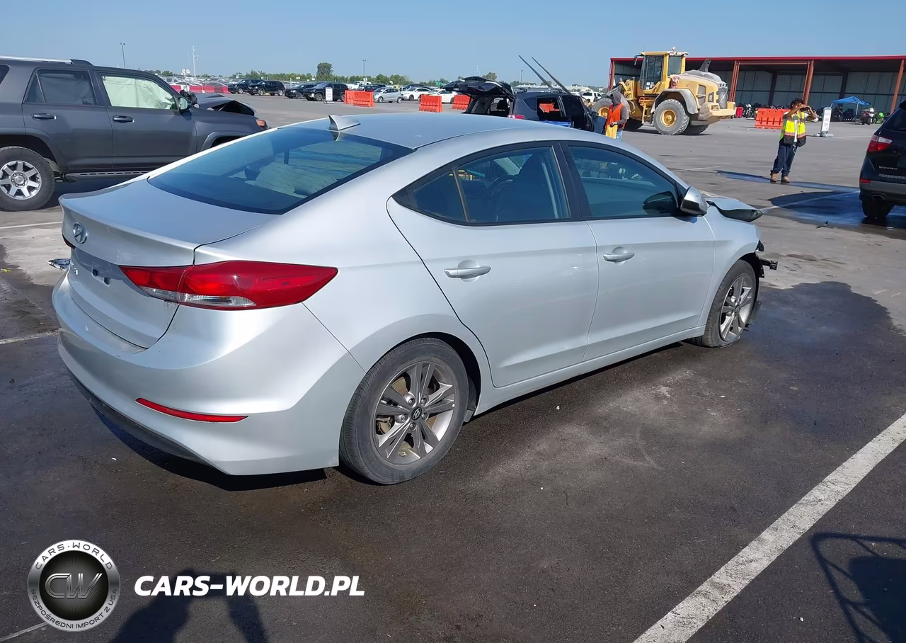 2018 Hyundai Elantra Sel VIN:5NPD84LF0JH309313 - 4