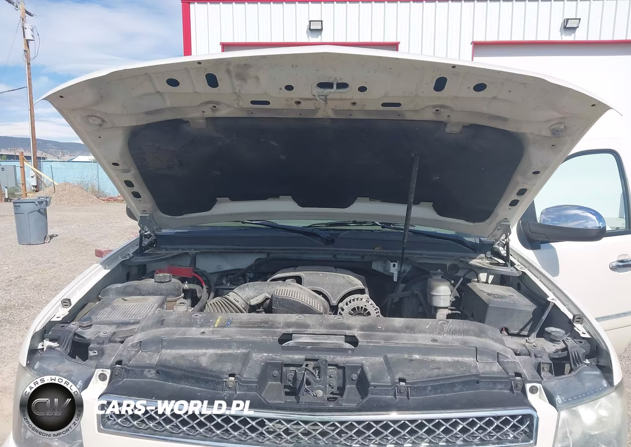 2011 Chevrolet Suburban 1500 Ltz VIN:1GNSKKE33BR103114 - 10