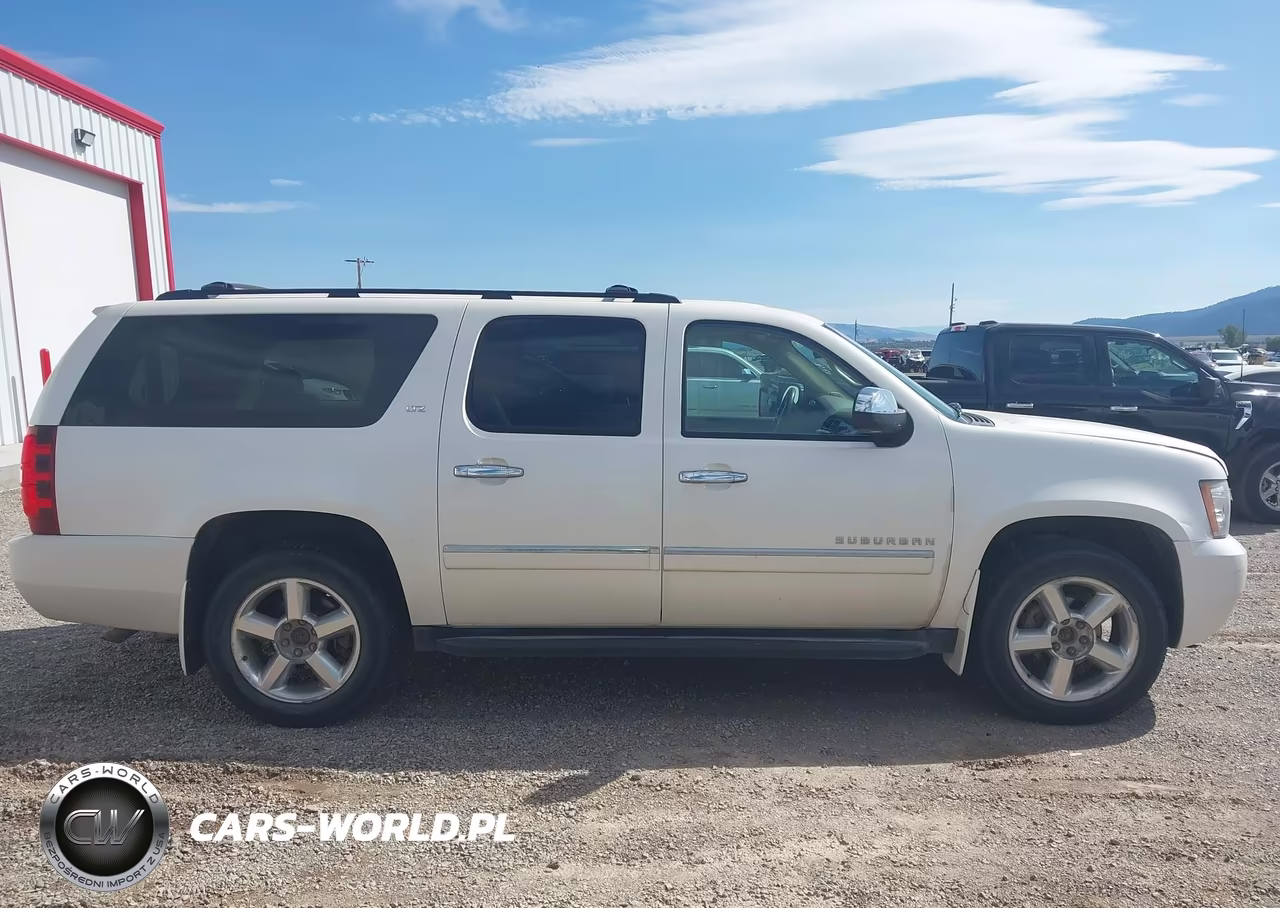 2011 Chevrolet Suburban 1500 Ltz VIN:1GNSKKE33BR103114 - 13