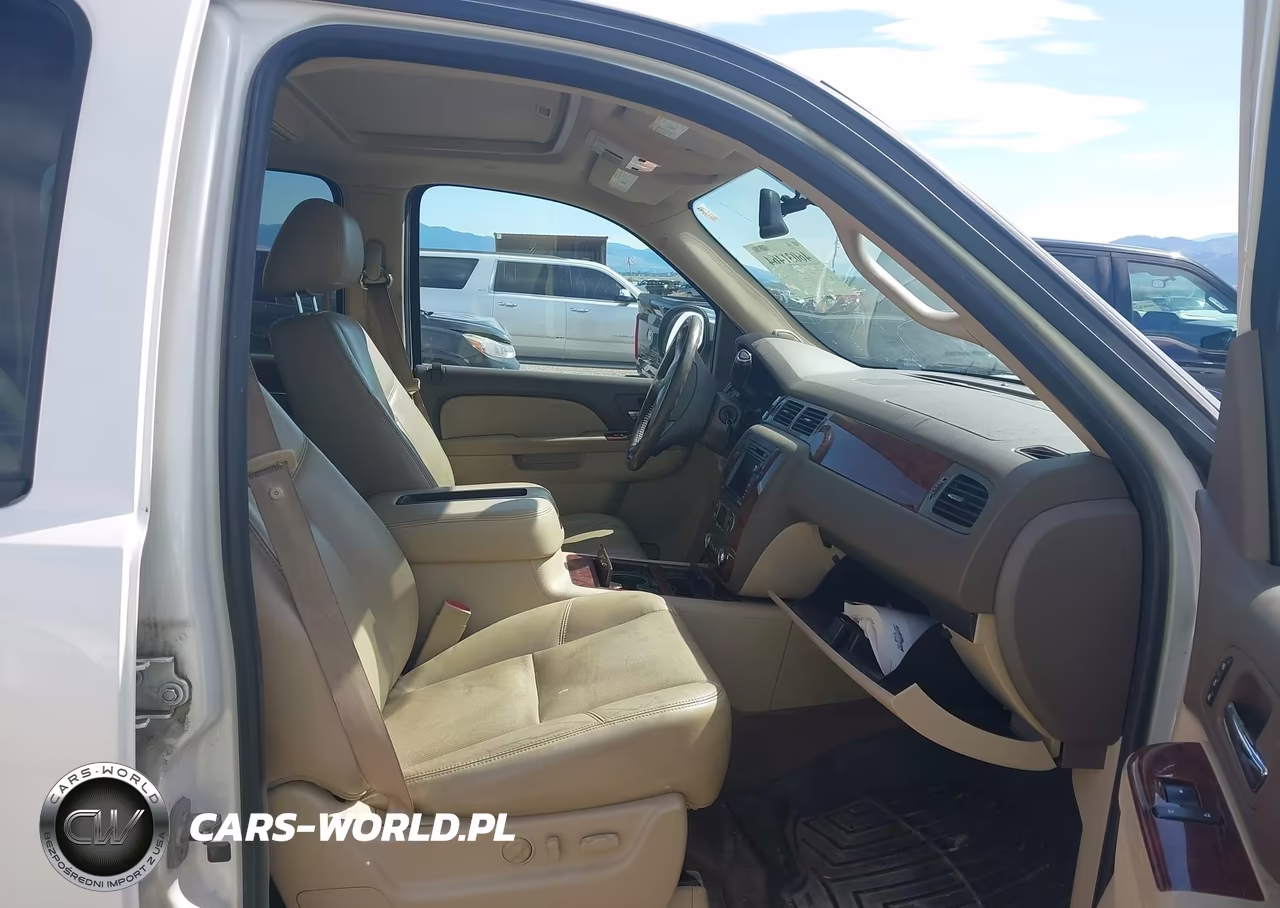 2011 Chevrolet Suburban 1500 Ltz VIN:1GNSKKE33BR103114 - 5