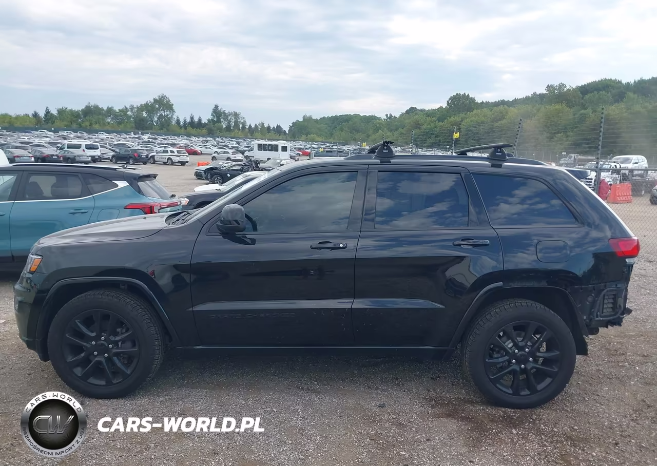 2018 Jeep Grand Cherokee Altitude 4X4 VIN:1C4RJFAG5JC236159 - 15