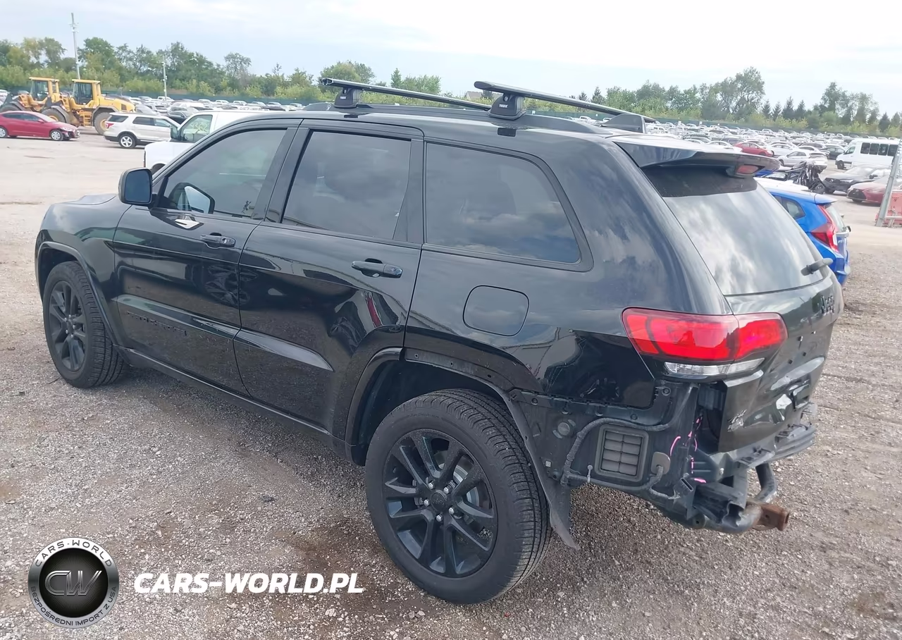 2018 Jeep Grand Cherokee Altitude 4X4 VIN:1C4RJFAG5JC236159 - 3