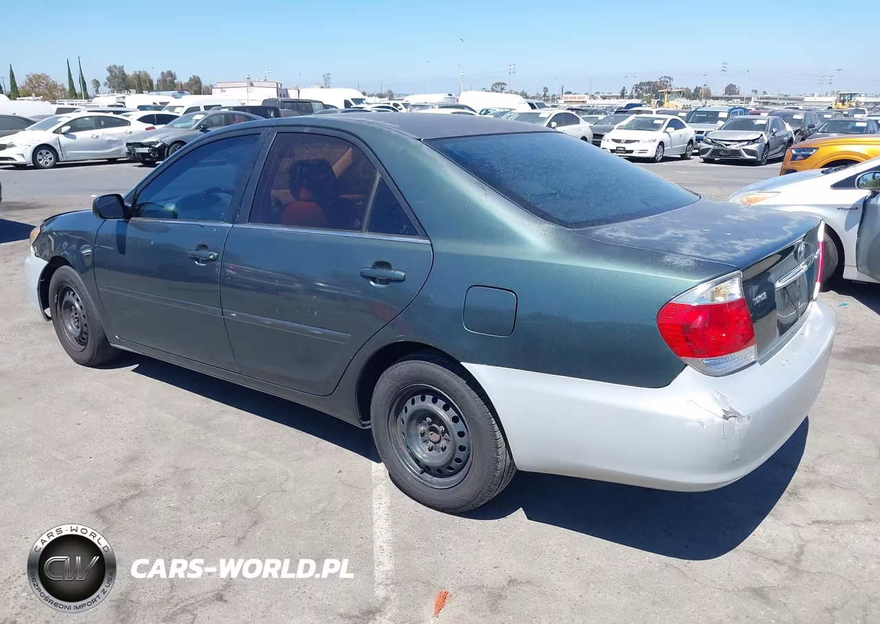 2005 Toyota Camry Le VIN:4T1BE32K55U054058 - 3