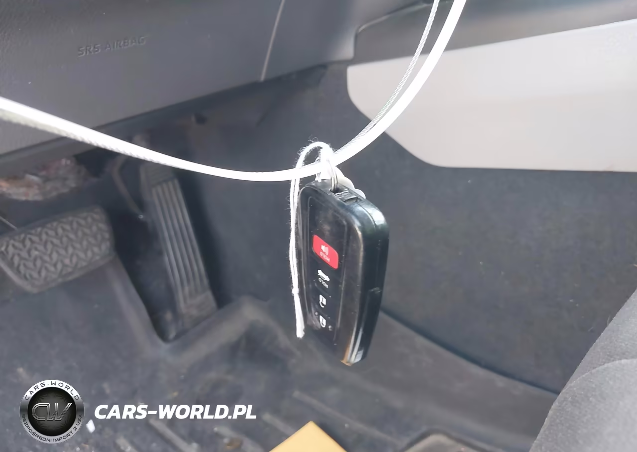2021 Toyota Camry Le Hybrid VIN:4T1C31AK5MU549763 - 11
