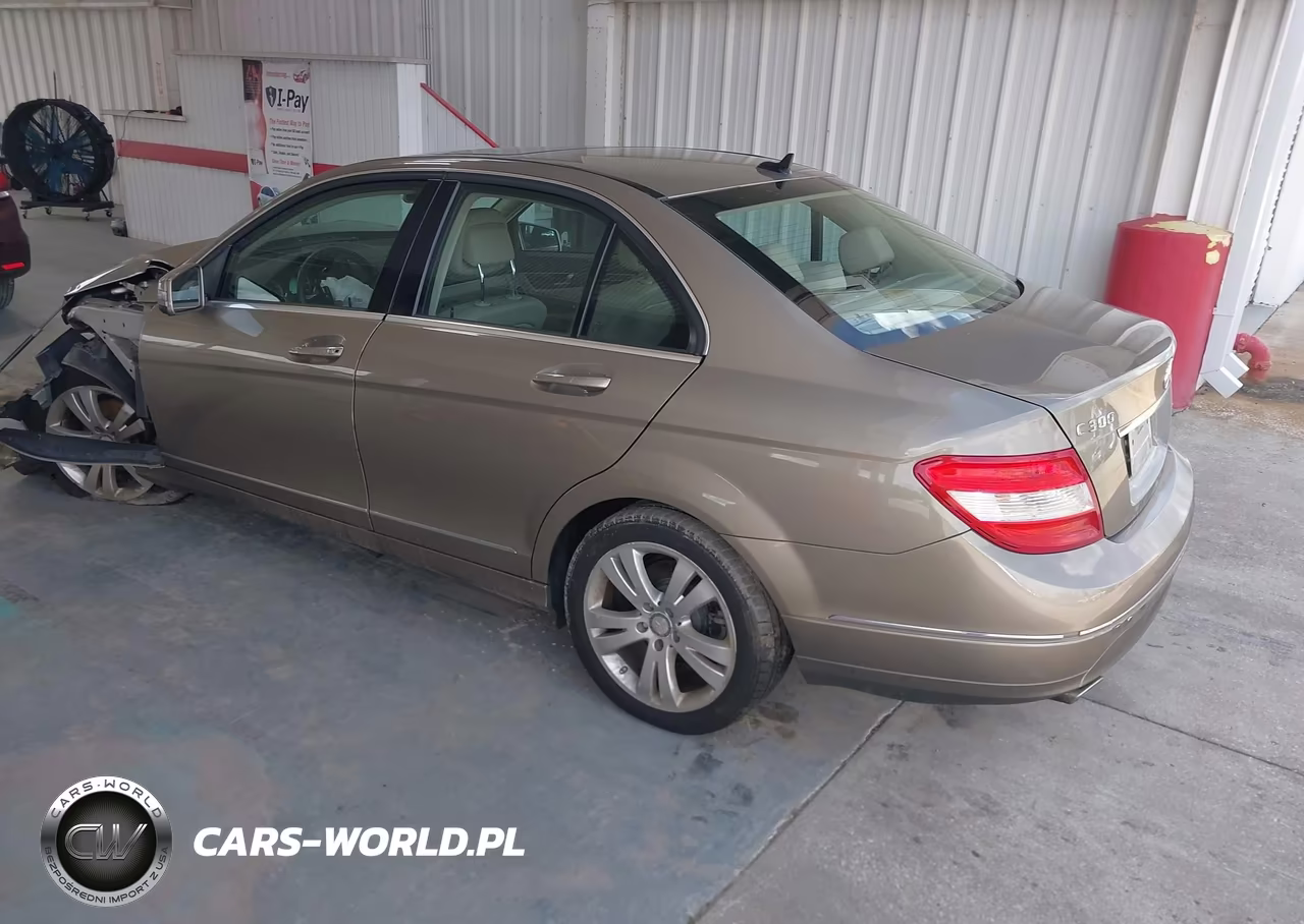 2011 Mercedes-Benz C 300 Luxury 4Matic VIN:WDDGF8BB0BR147109 - 3
