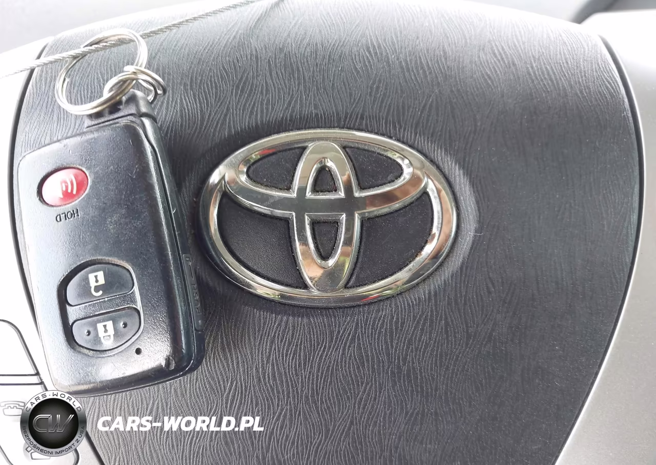2014 Toyota Prius Two VIN:JTDKN3DU0E1777823 - 11