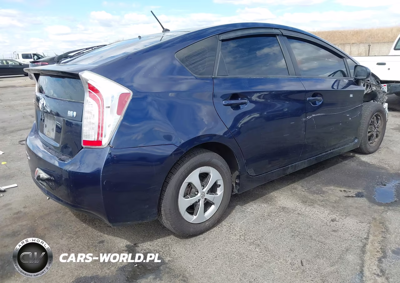 2014 Toyota Prius Two VIN:JTDKN3DU0E1777823 - 4