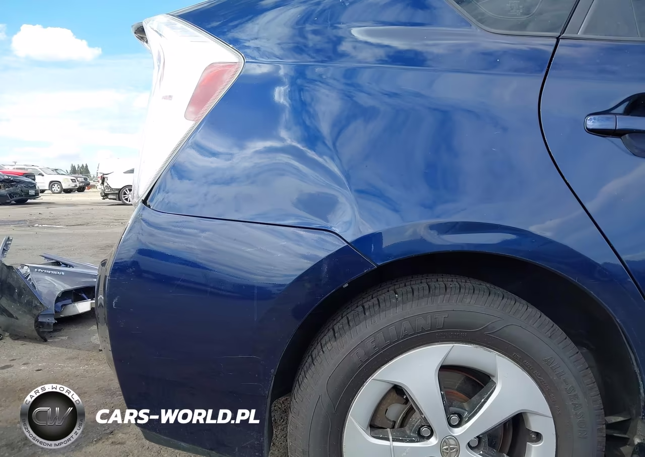 2014 Toyota Prius Two VIN:JTDKN3DU0E1777823 - 6