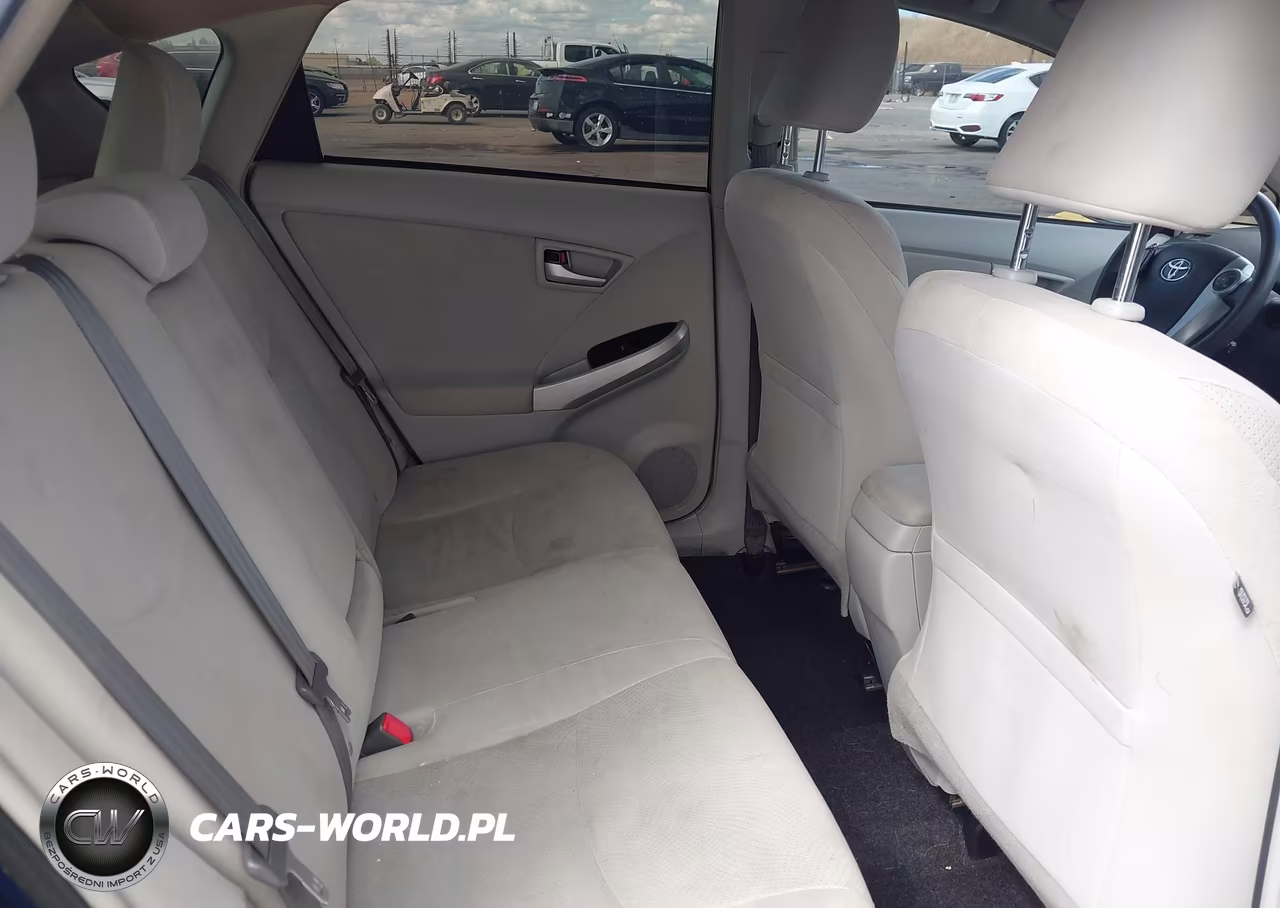 2014 Toyota Prius Two VIN:JTDKN3DU0E1777823 - 8