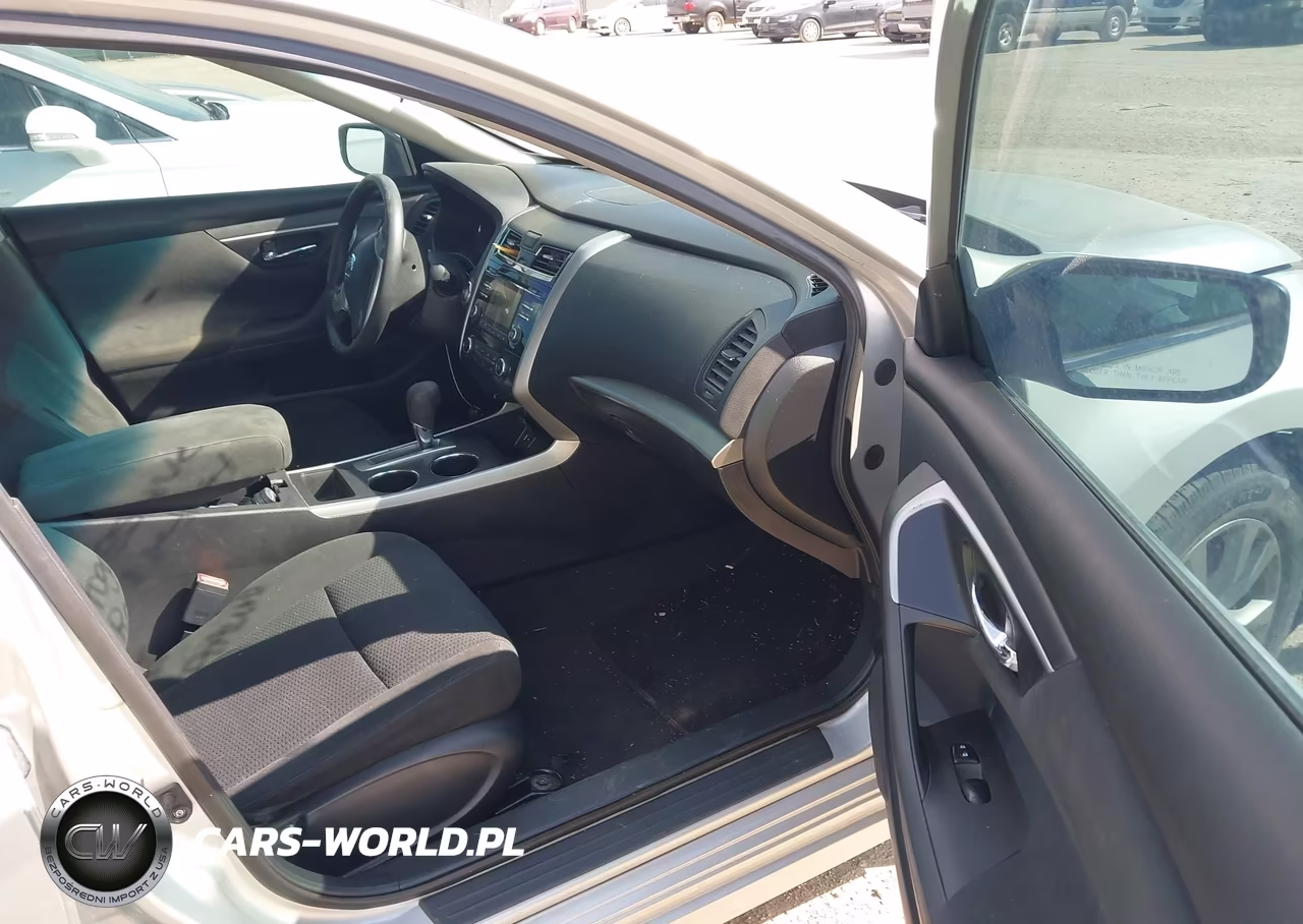 2015 Nissan Altima 2.5 S VIN:1N4AL3AP4FN360799 - 5