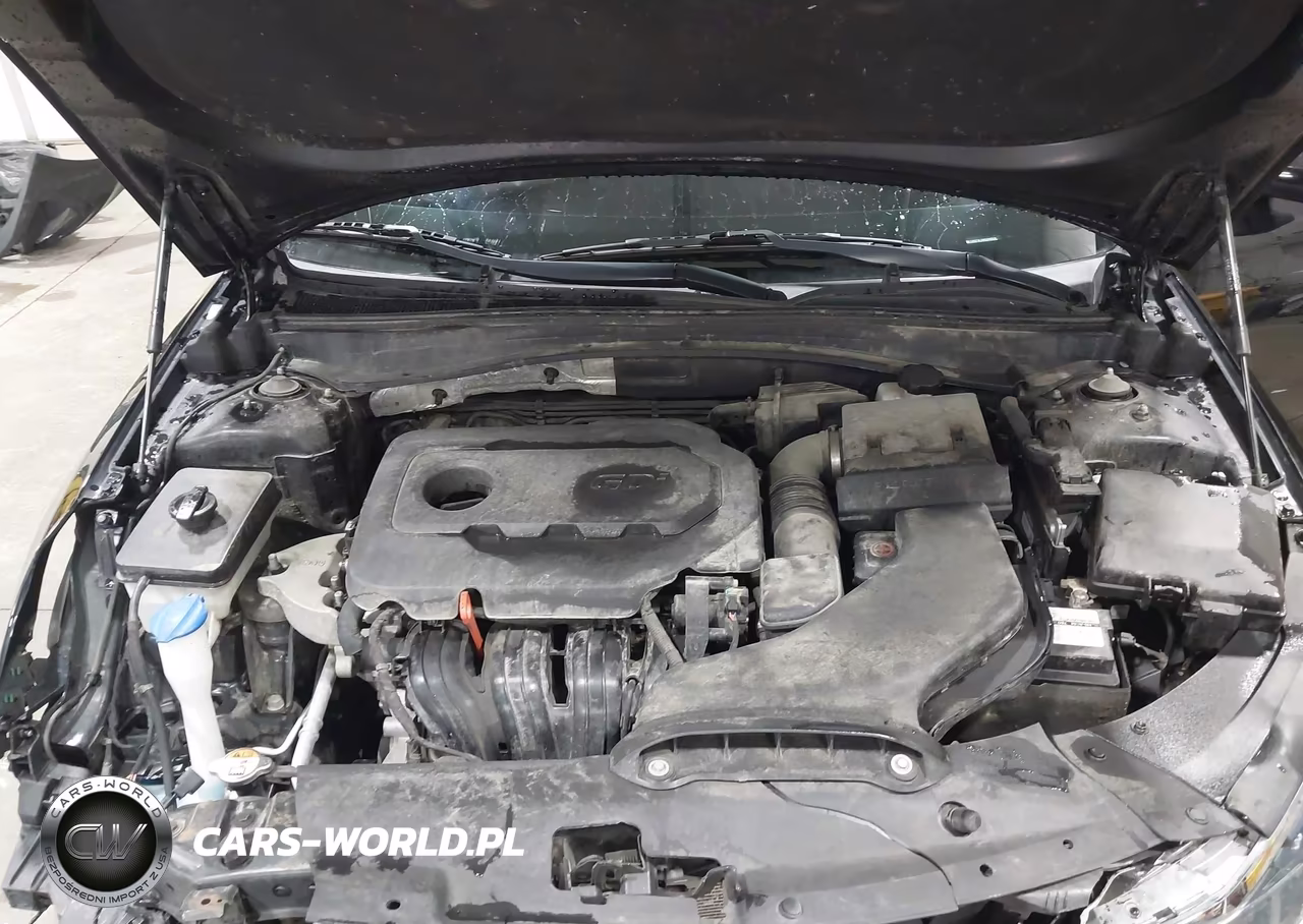 2019 Kia Optima S VIN:5XXGT4L34KG369528 - 10