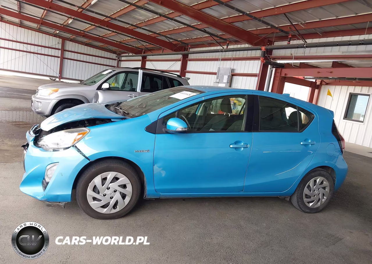 2015 Toyota Prius C Three VIN:JTDKDTB36F1104288 - 14