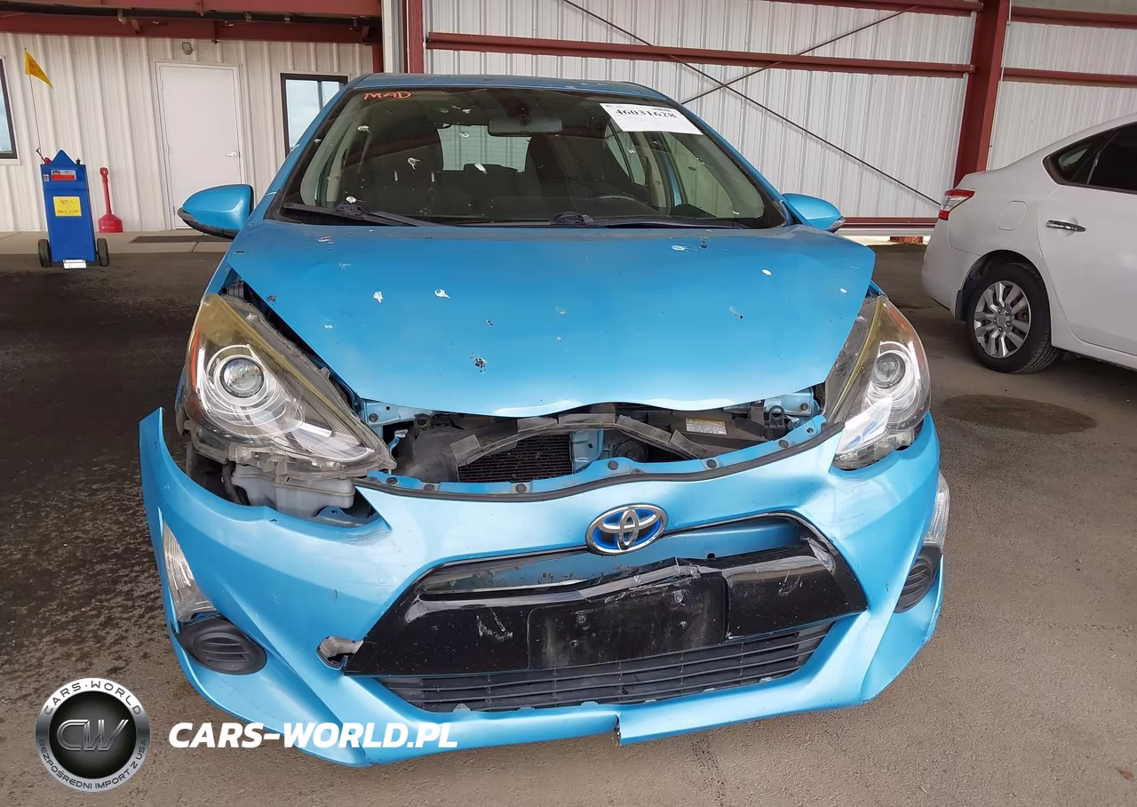 2015 Toyota Prius C Three VIN:JTDKDTB36F1104288 - 6