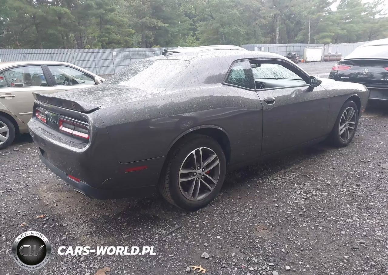 2019 Dodge Challenger Sxt Awd VIN:2C3CDZGG6KH549634 - 4