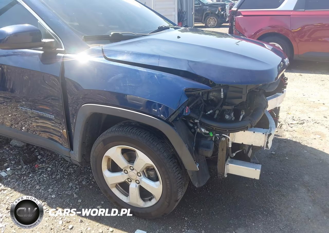 2018 Jeep Compass Latitude 4X4 VIN:3C4NJDBBXJT270625 - 18