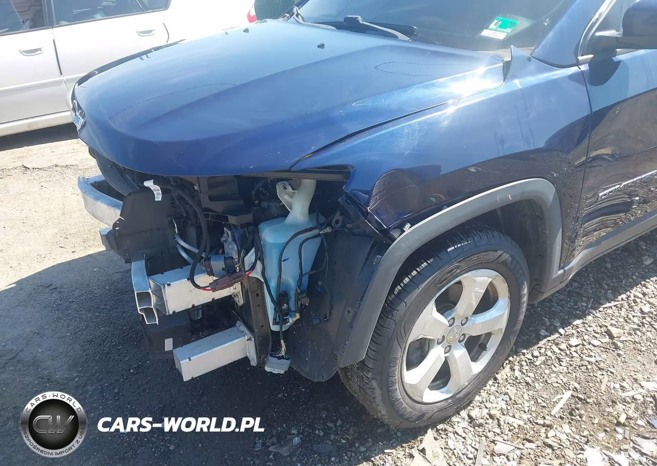 2018 Jeep Compass Latitude 4X4 VIN:3C4NJDBBXJT270625 - 19