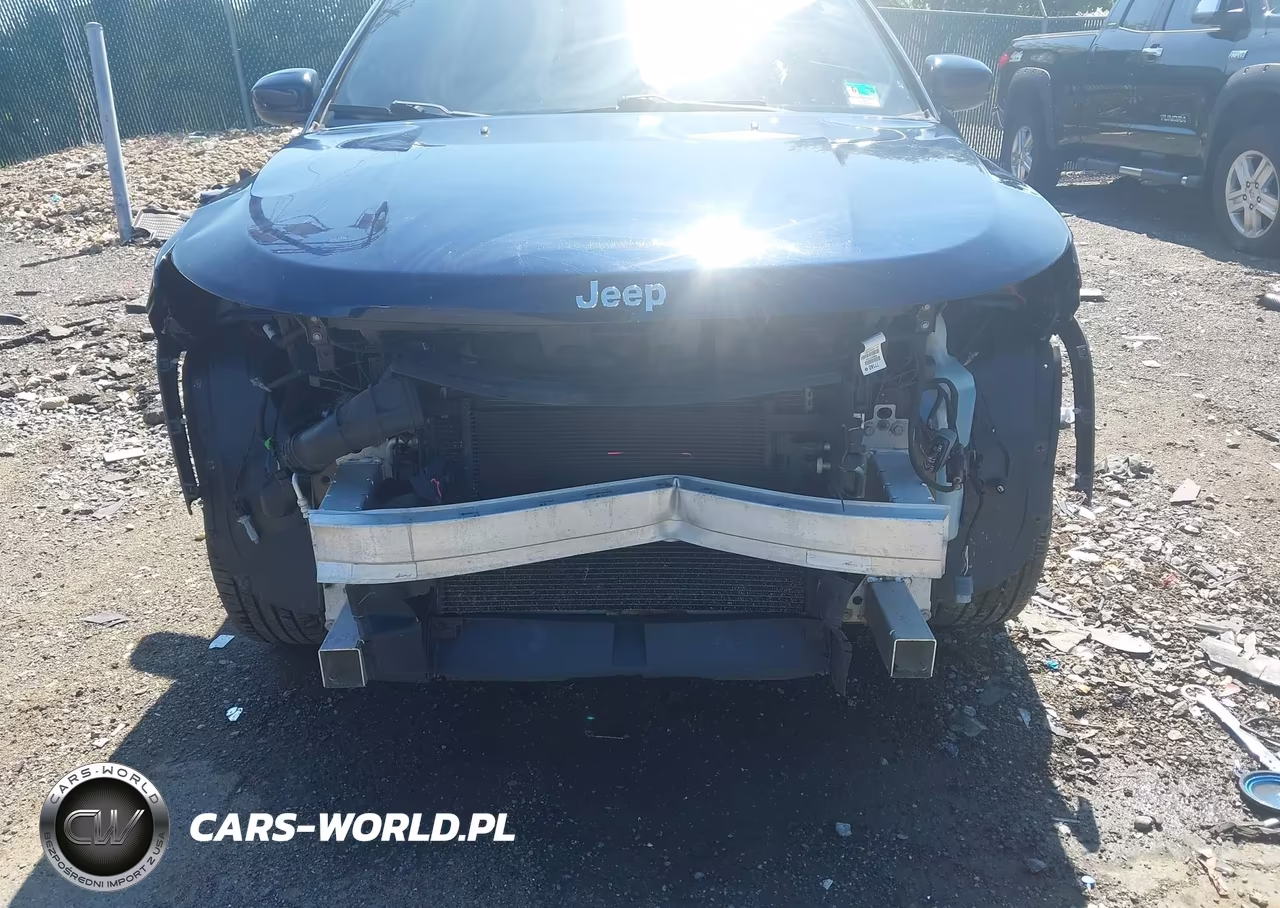2018 Jeep Compass Latitude 4X4 VIN:3C4NJDBBXJT270625 - 6