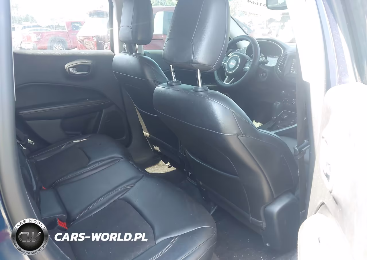 2018 Jeep Compass Latitude 4X4 VIN:3C4NJDBBXJT270625 - 8