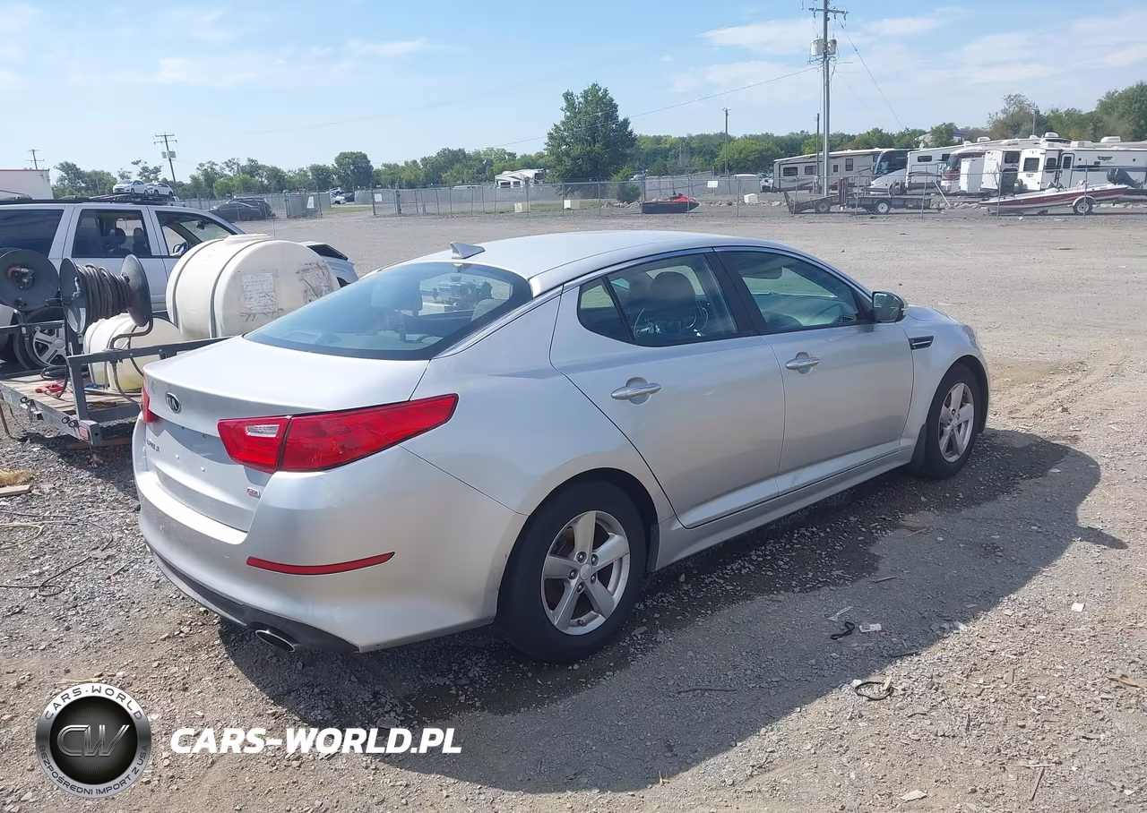 2015 Kia Optima Lx VIN:5XXGM4A75FG378828 - 4