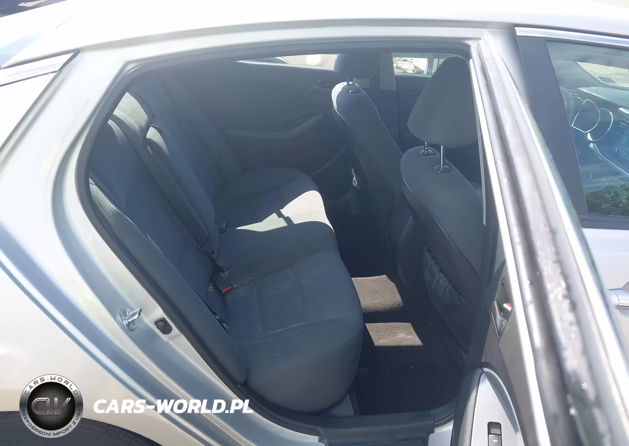 2015 Kia Optima Lx VIN:5XXGM4A75FG378828 - 8
