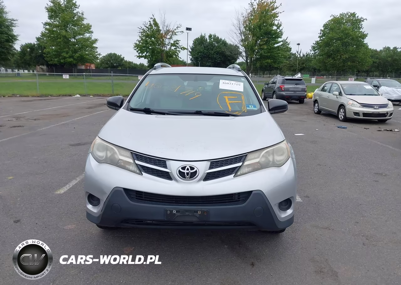 2015 Toyota Rav4 Le VIN:2T3BFREV3FW329960 - 12