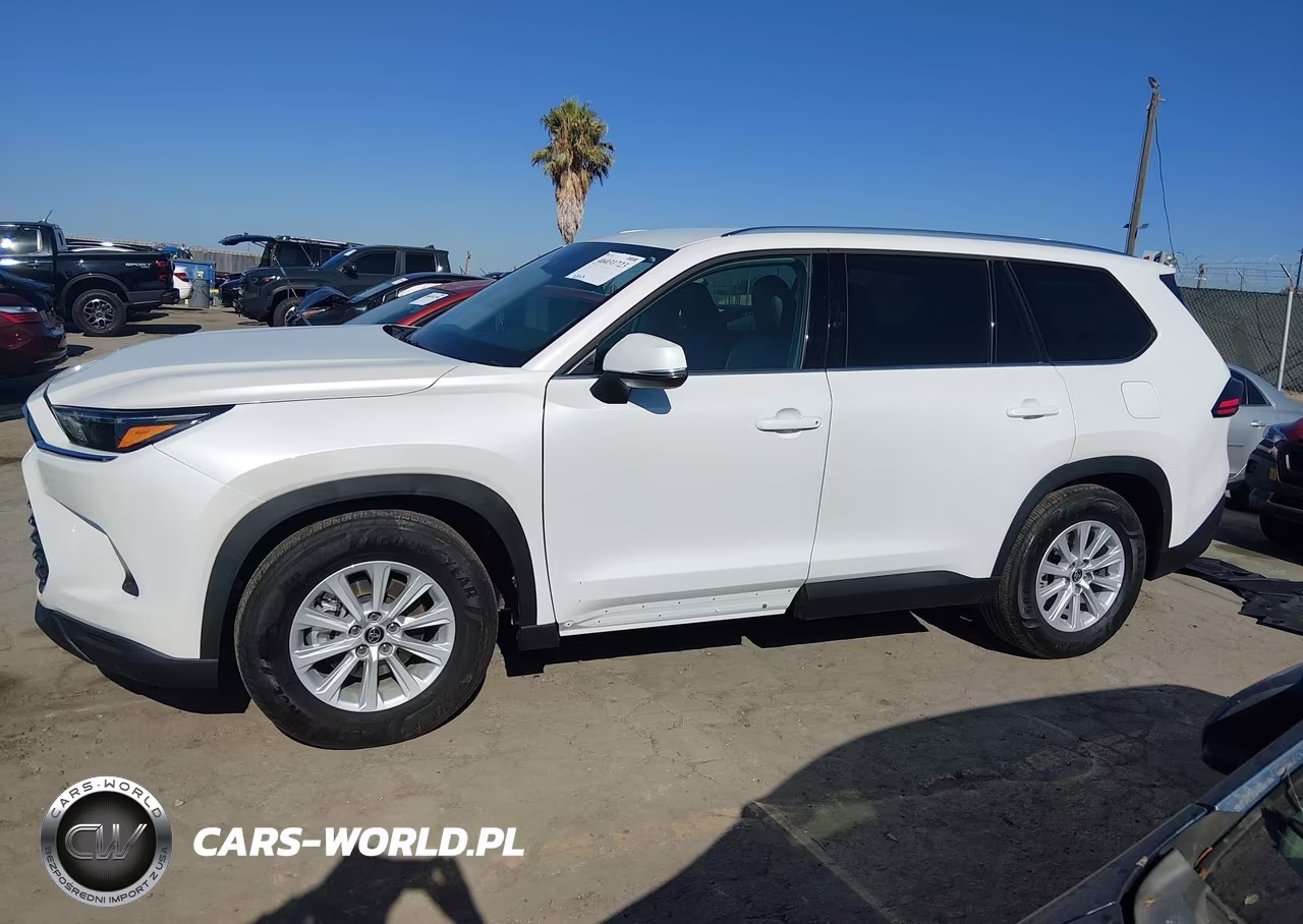 2026 Toyota Grand Highlander Hybrid Xle VIN:5TDACAB59TS102330 - 13
