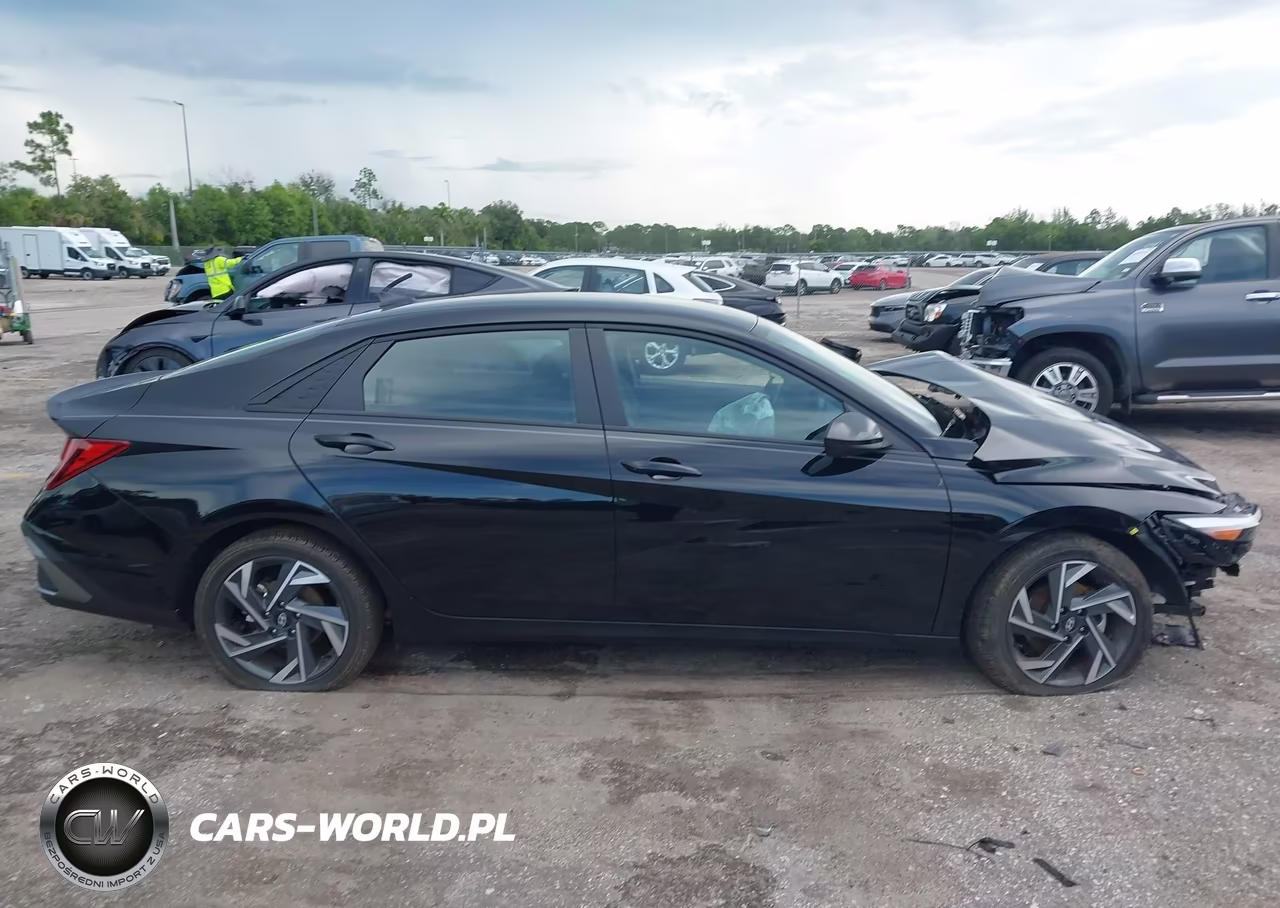 2025 Hyundai Elantra Sel Sport VIN:KMHLM4DG2SU999132 - 13