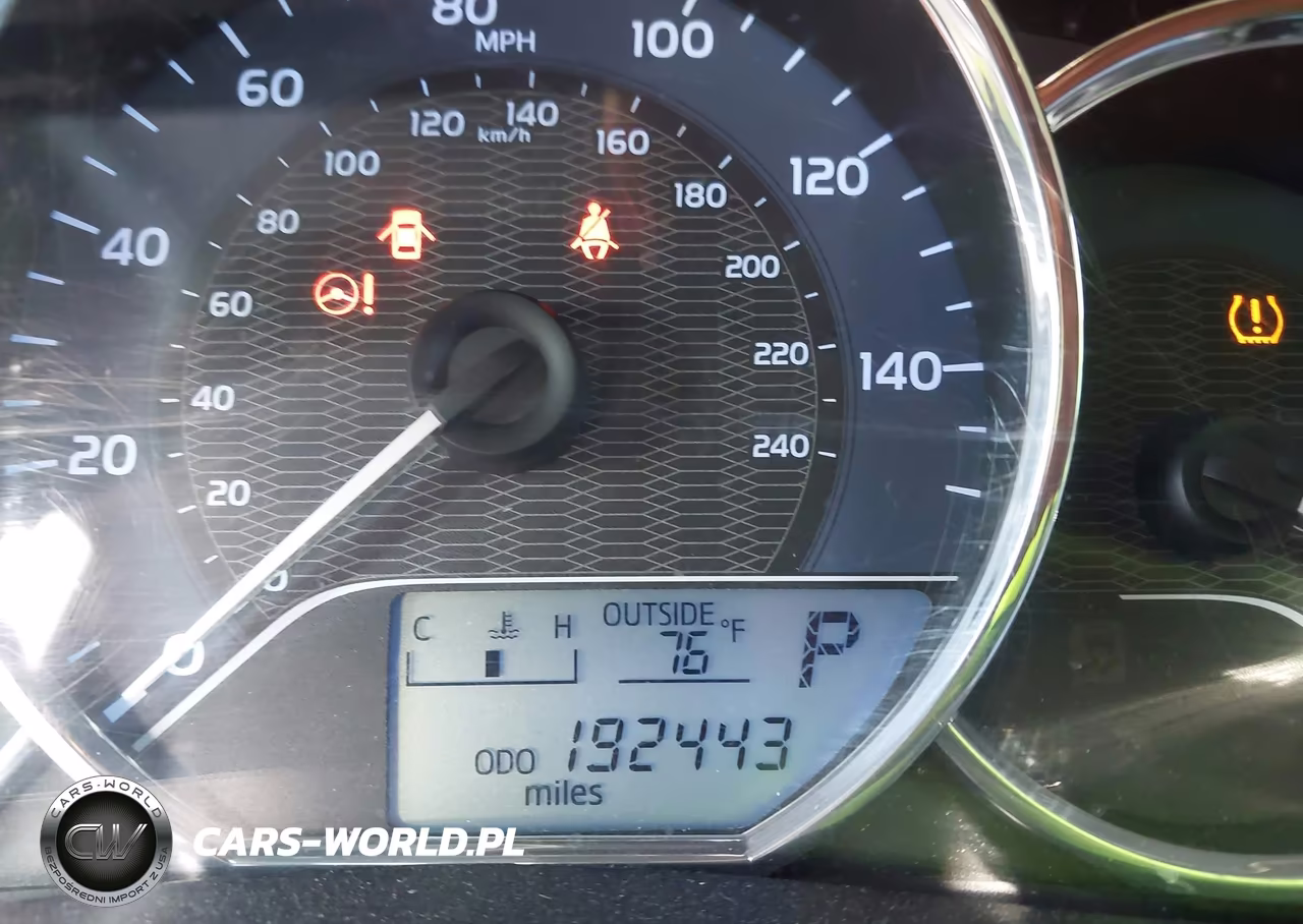 2016 Toyota Corolla Le Plus VIN:5YFBURHE8GP524000 - 16