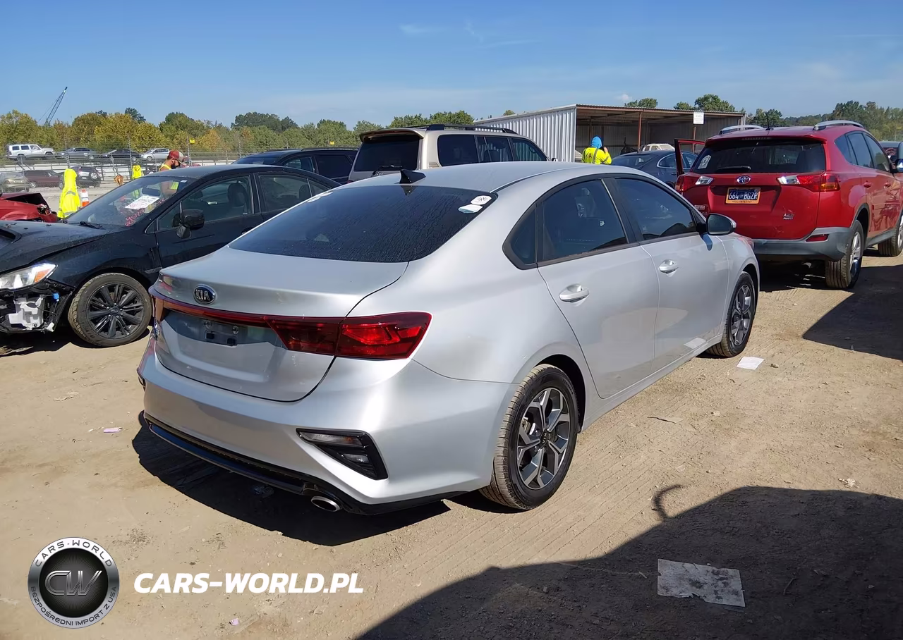 2020 Kia Forte Lxs VIN:3KPF24AD2LE184687 - 4