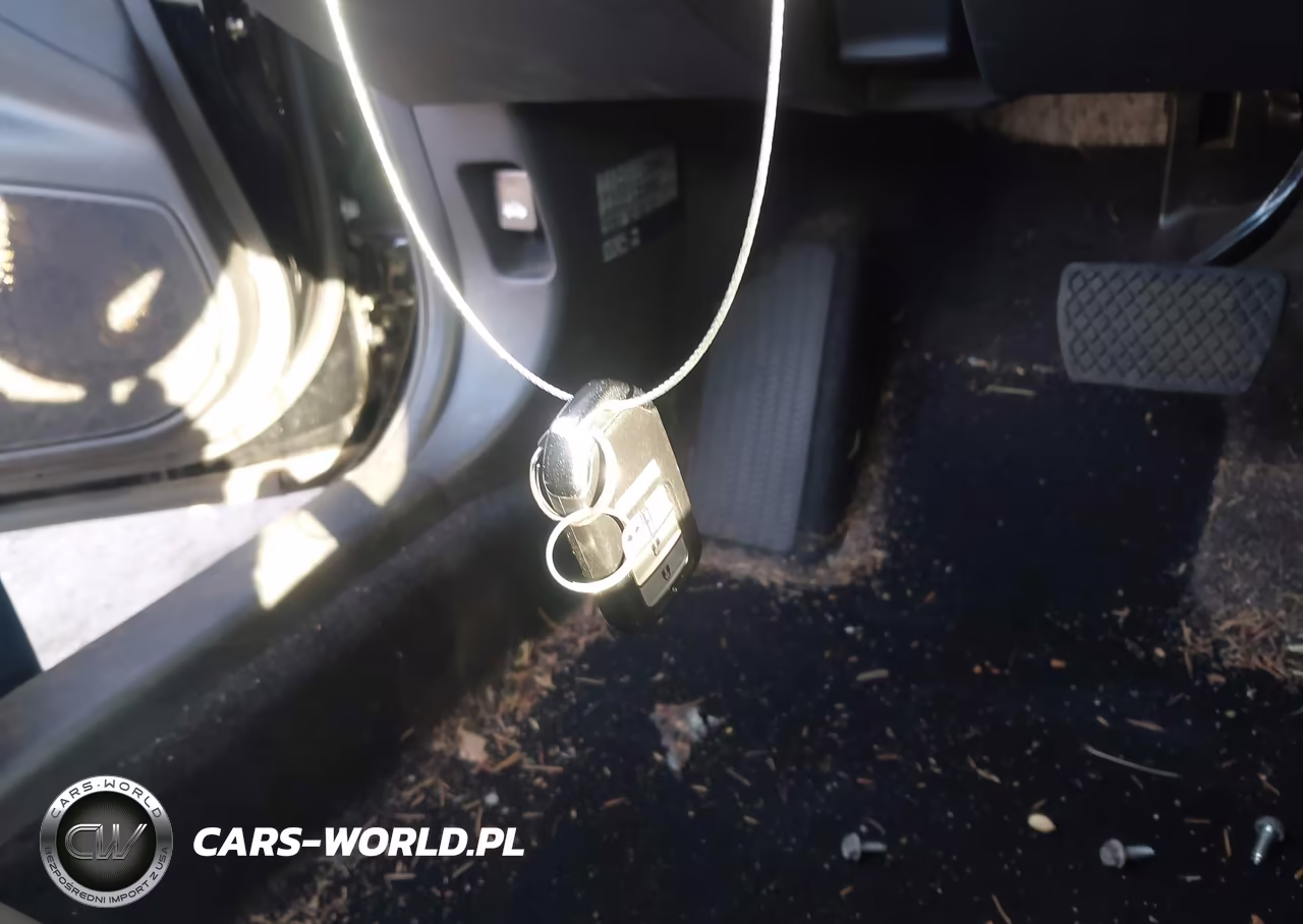 2018 Honda Civic Touring VIN:JHMFC1F95JX009121 - 11