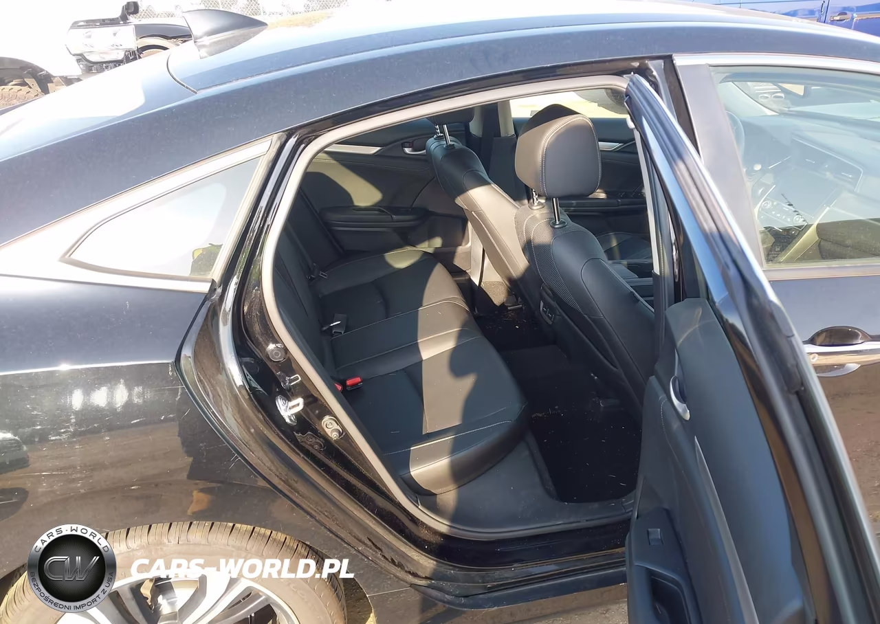 2018 Honda Civic Touring VIN:JHMFC1F95JX009121 - 8