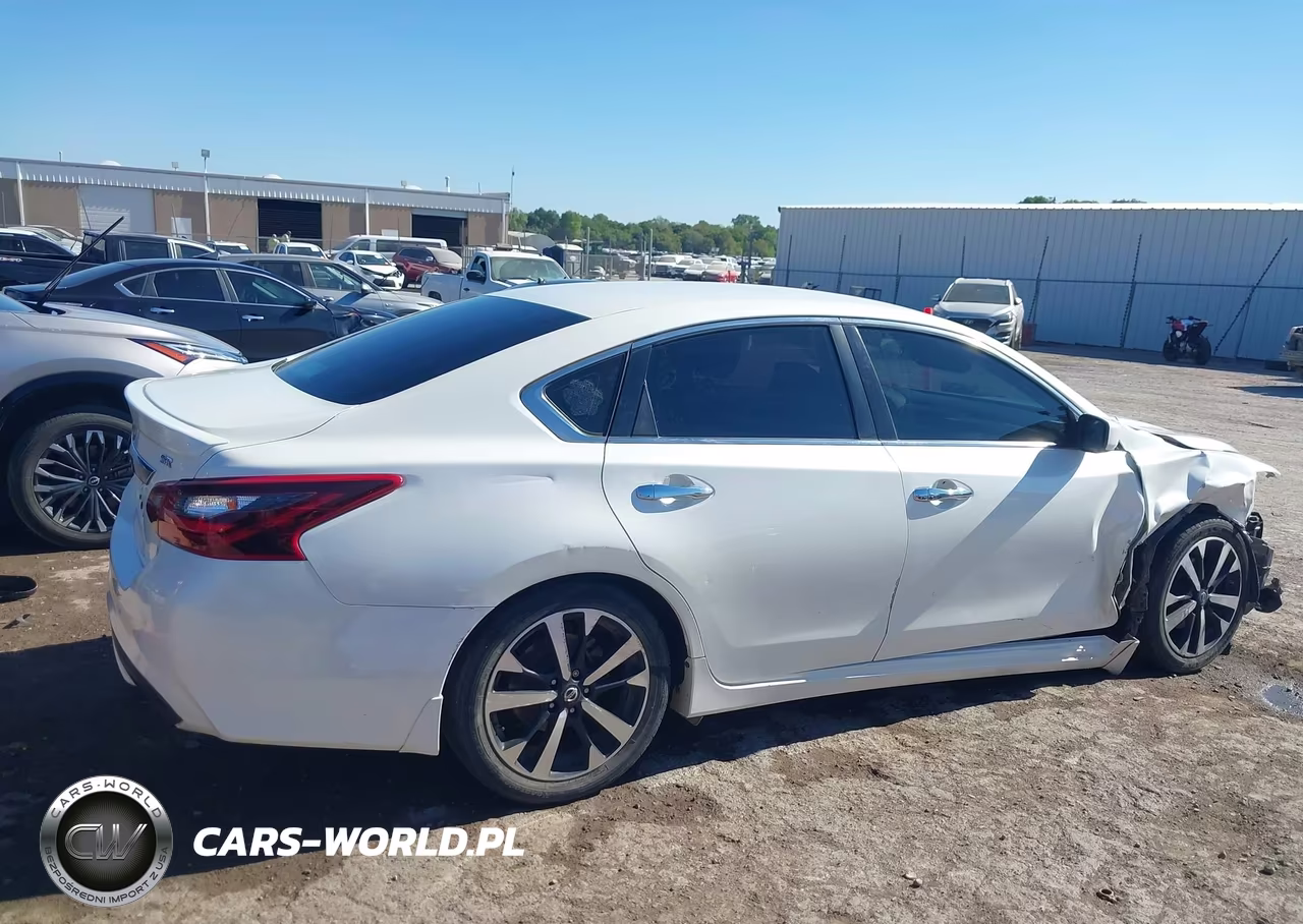 2018 Nissan Altima 2.5 Sr VIN:1N4AL3AP8JC477306 - 14