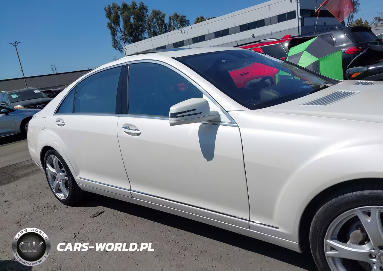 2013 Mercedes-Benz S 550 VIN:WDDNG7DB1DA508215 - 13